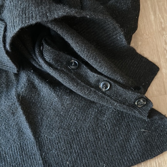 Vince Side Button Sweater (M) - Picture 3 of 4